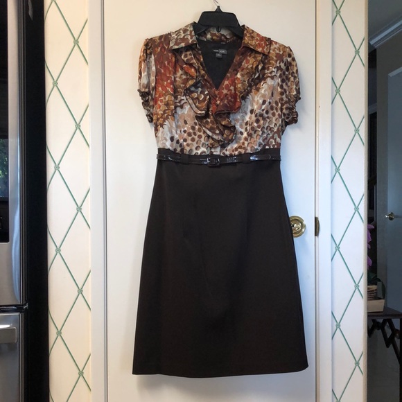 Voir Voir Dresses & Skirts - Voir Voir Womens belted, short sleeve dress.